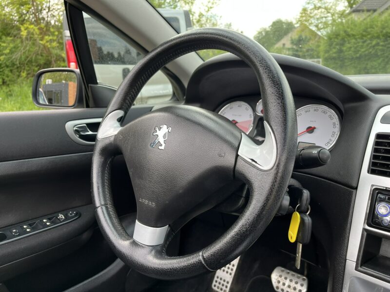Peugeot 307 CC 2.0 Klima Alu El szyby KS Serw Bez Rdzy Stan BDB BEzwypadk Opłacony