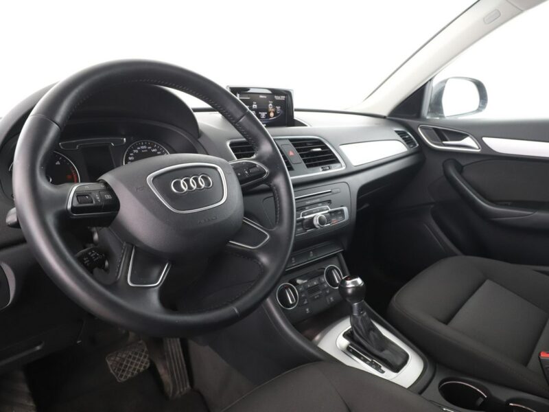 Audi Q3 4x4 S-tronic xenon navi klima auto czujniki parkowania I (2011-2018)