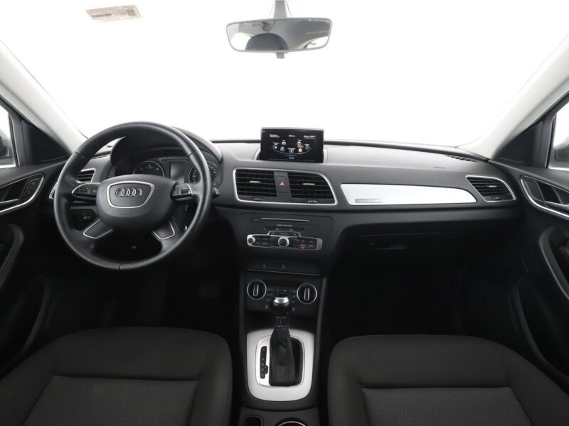 Audi Q3 4x4 S-tronic xenon navi klima auto czujniki parkowania I (2011-2018)
