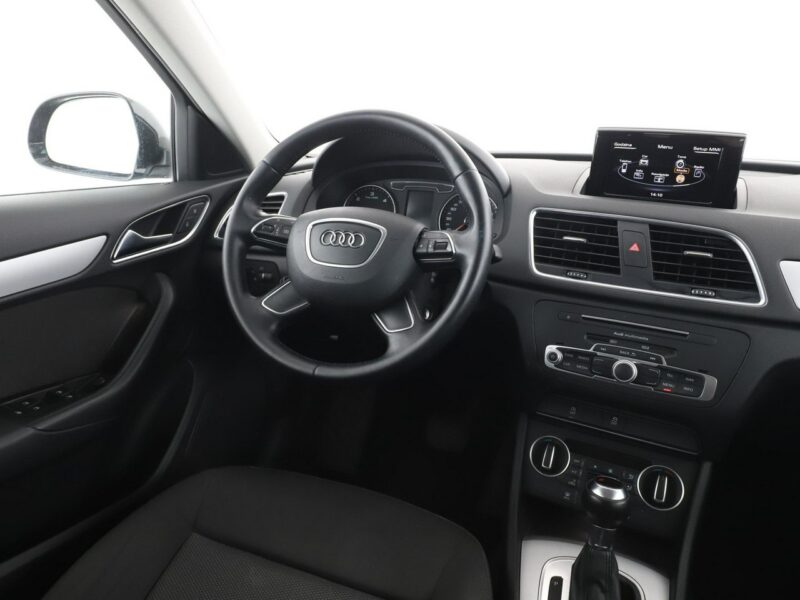 Audi Q3 4x4 S-tronic xenon navi klima auto czujniki parkowania I (2011-2018)