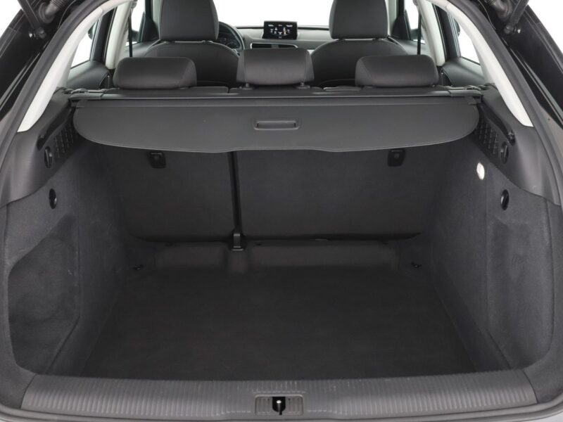 Audi Q3 4x4 S-tronic xenon navi klima auto czujniki parkowania I (2011-2018)