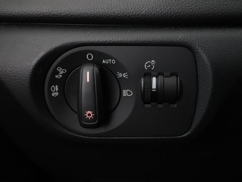 Audi Q3 4x4 S-tronic xenon navi klima auto czujniki parkowania I (2011-2018)