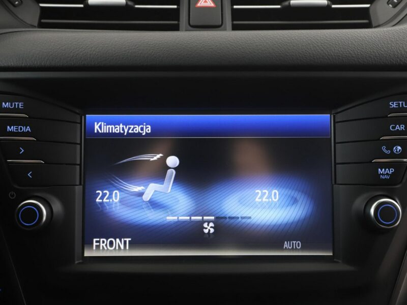 Toyota Avensis Automatyczna klimatyzacja Podgrzewane siedzenia El. szyby Hak Bluetoot III (2009-)