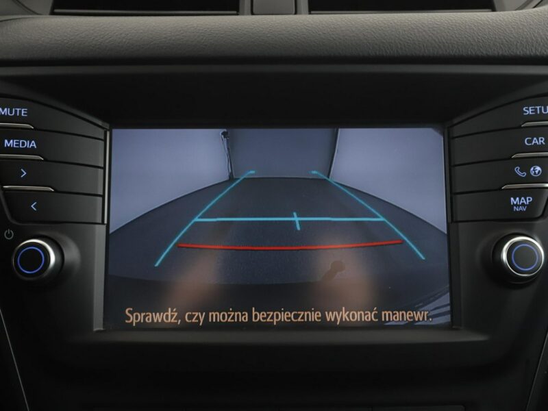 Toyota Avensis Automatyczna klimatyzacja Podgrzewane siedzenia El. szyby Hak Bluetoot III (2009-)