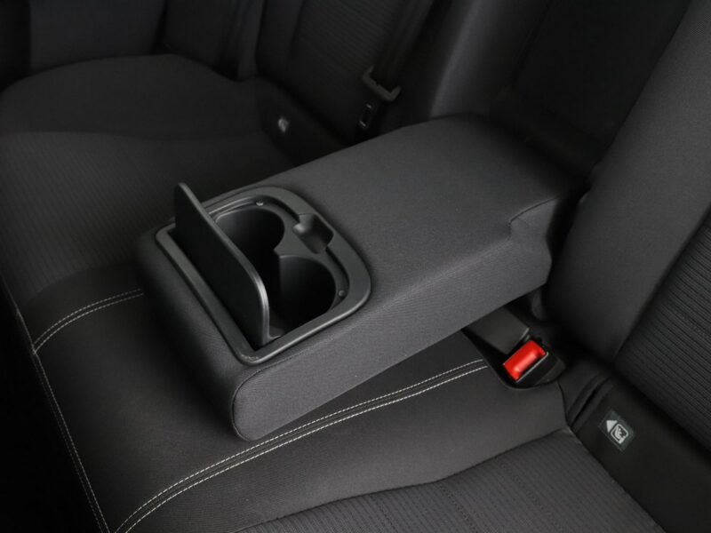 Toyota Avensis Automatyczna klimatyzacja Podgrzewane siedzenia El. szyby Hak Bluetoot III (2009-)