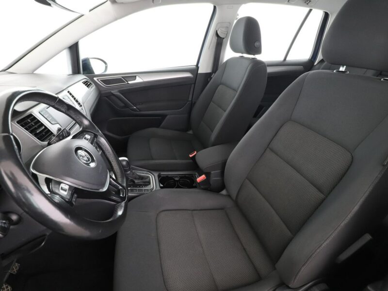 Volkswagen Golf Sportsvan DSG bi-xenon LED navi grzane fotele klima auto czujniki parkowania I (2014-)