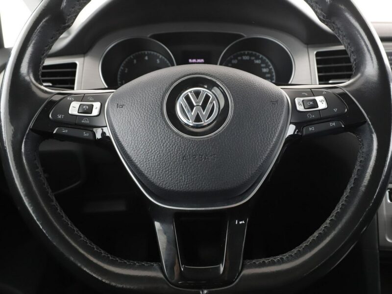 Volkswagen Golf Sportsvan DSG bi-xenon LED navi grzane fotele klima auto czujniki parkowania I (2014-)