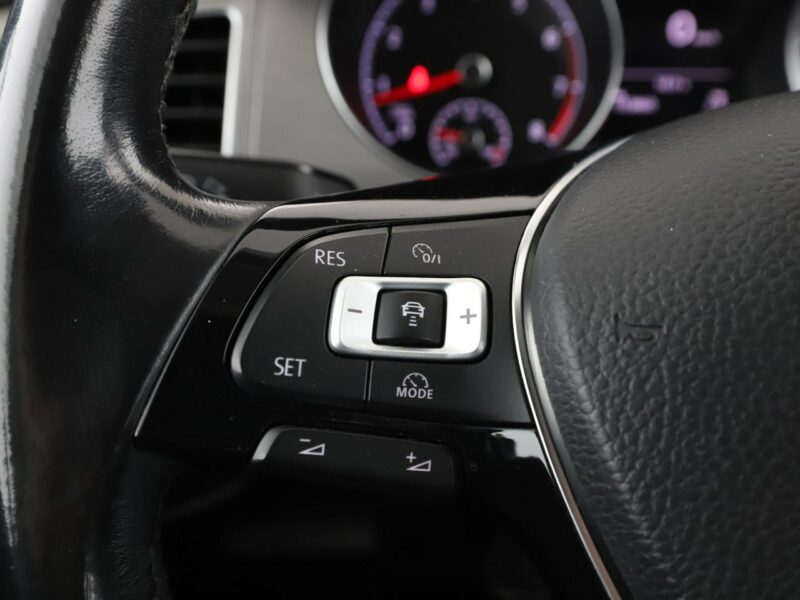 Volkswagen Golf Sportsvan DSG bi-xenon LED navi grzane fotele klima auto czujniki parkowania I (2014-)