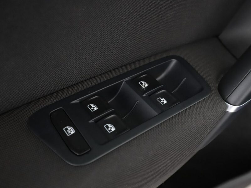 Volkswagen Golf Sportsvan DSG bi-xenon LED navi grzane fotele klima auto czujniki parkowania I (2014-)