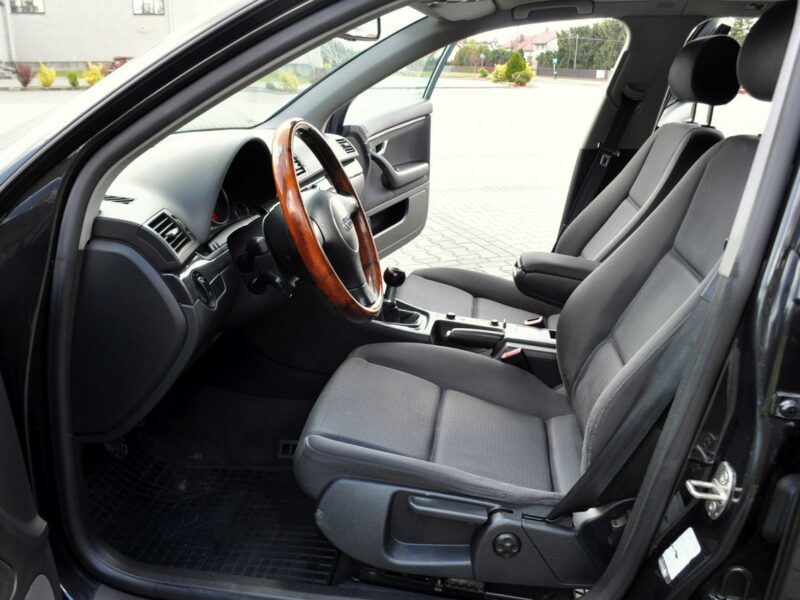 Audi A4 1.9TDi(130KM)*Bi-Xenon*Klimatronik*Welur*Reling*Szyber*Alu17"ASO Audi B6 (2000-2004)