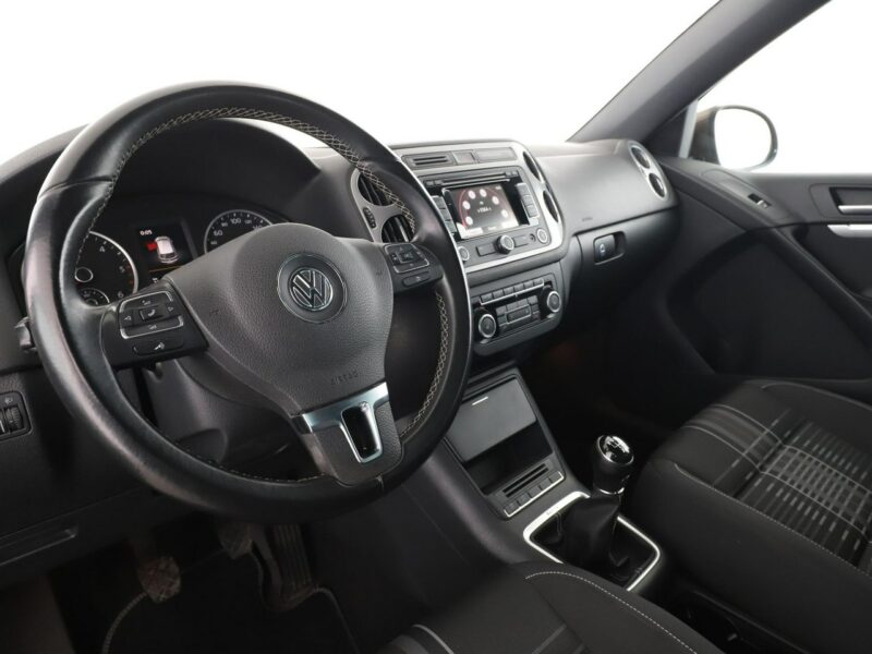 Volkswagen Tiguan 4X4 Navi Kamera cofania Hak Automatyczna klimatyzacja Podgrzewane fote I (2007-2016)