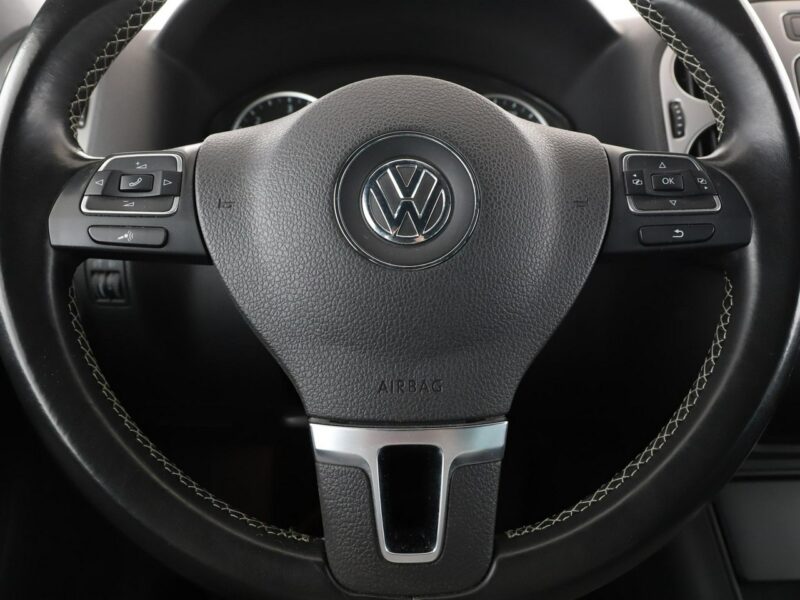 Volkswagen Tiguan 4X4 Navi Kamera cofania Hak Automatyczna klimatyzacja Podgrzewane fote I (2007-2016)