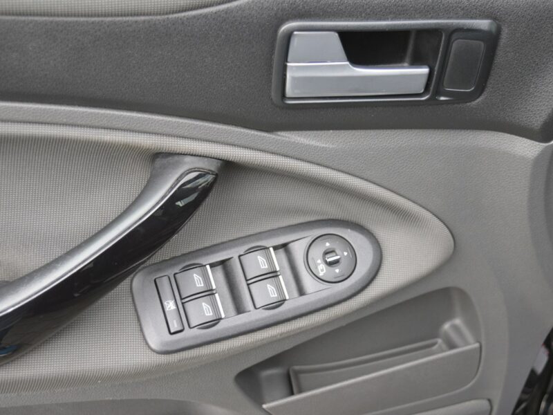 Ford Kuga 2.0 TDCi LIFT Serwis 100% bezwypadkowy LED Navi Bluetooth I (2008-2012)
