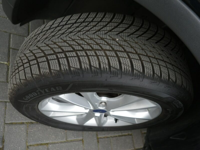 Ford Kuga 2.0 TDCi LIFT Serwis 100% bezwypadkowy LED Navi Bluetooth I (2008-2012)