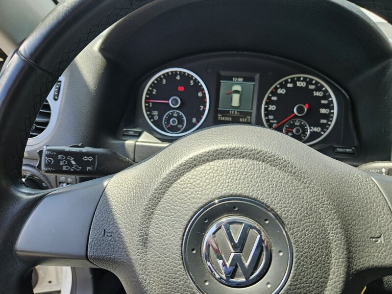 Volkswagen Tiguan Panorama dach / Podgrzewane fotele / Klima / Tempomat I (2007-2016)