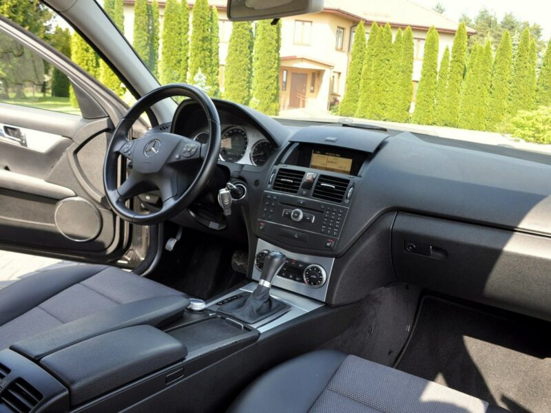 Mercedes C 180 1.8K(156KM)*Avantgarde*El.Fotele*Klimatronik*Skóry*2xPDC*IWł*Alu17"ASO W204 (2007-2014)