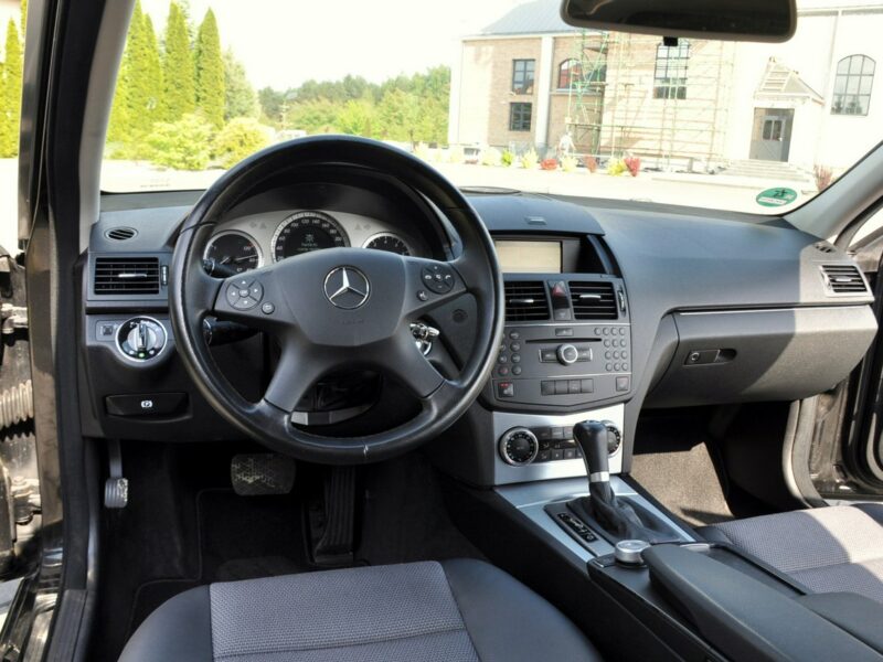Mercedes C 180 1.8K(156KM)*Avantgarde*El.Fotele*Klimatronik*Skóry*2xPDC*IWł*Alu17"ASO W204 (2007-2014)