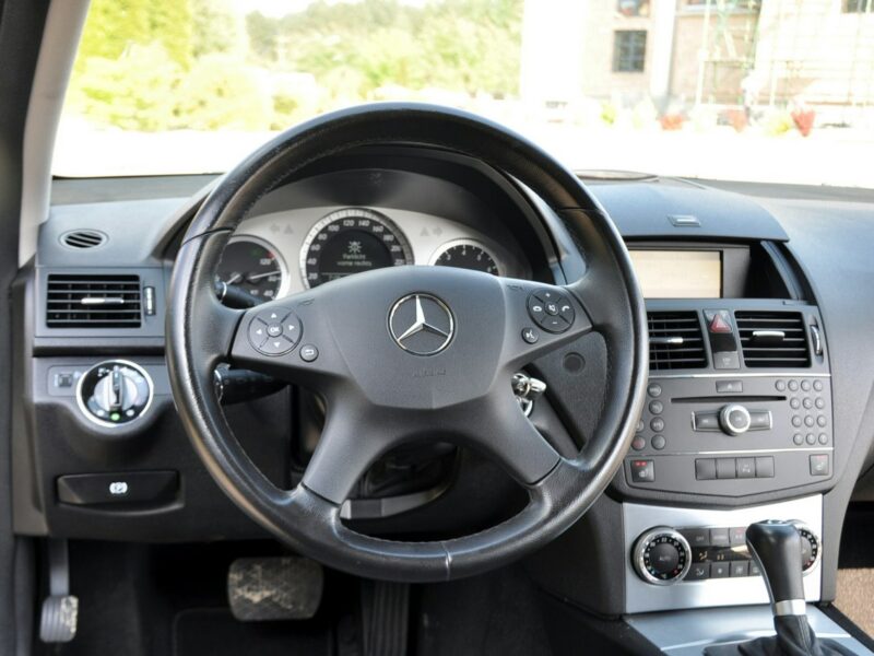 Mercedes C 180 1.8K(156KM)*Avantgarde*El.Fotele*Klimatronik*Skóry*2xPDC*IWł*Alu17"ASO W204 (2007-2014)