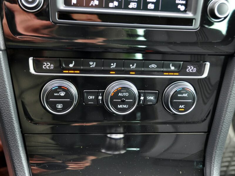 Volkswagen Golf 1.6TDI(110KM)*Alstar*Xenon*Led*Duża Navi*Welur*Chrom*I Wł*Alu16"ASO VW VII (2012-)