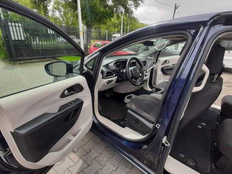 Chrysler Pacifica 3,6b 291KM super stan i wygląd
