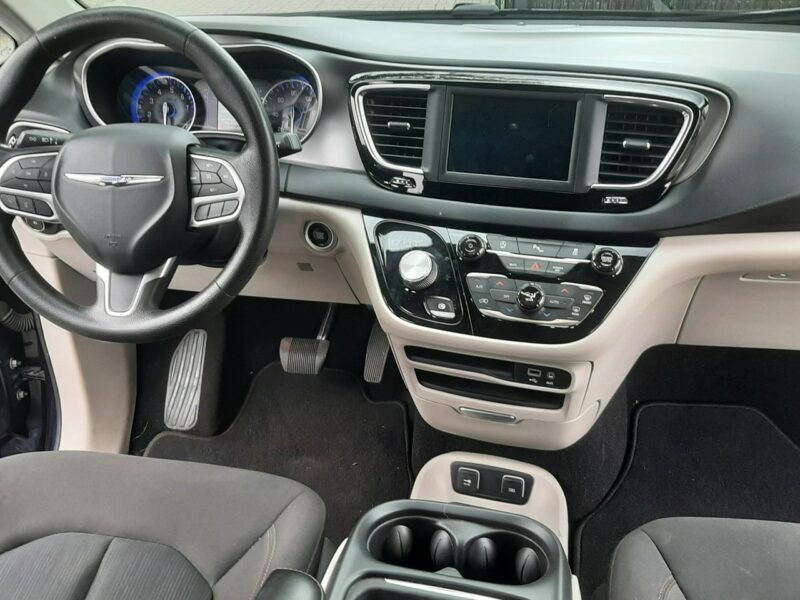 Chrysler Pacifica 3,6b 291KM super stan i wygląd