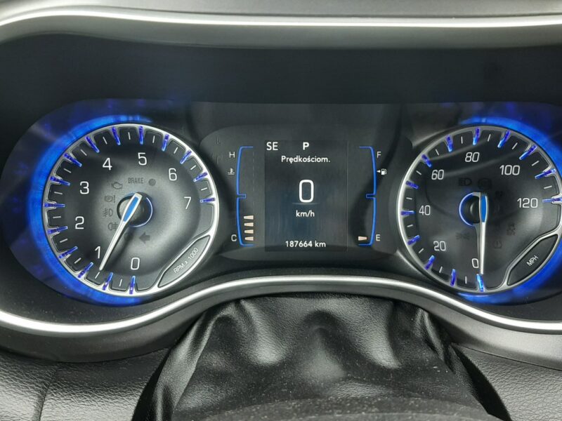 Chrysler Pacifica 3,6b 291KM super stan i wygląd