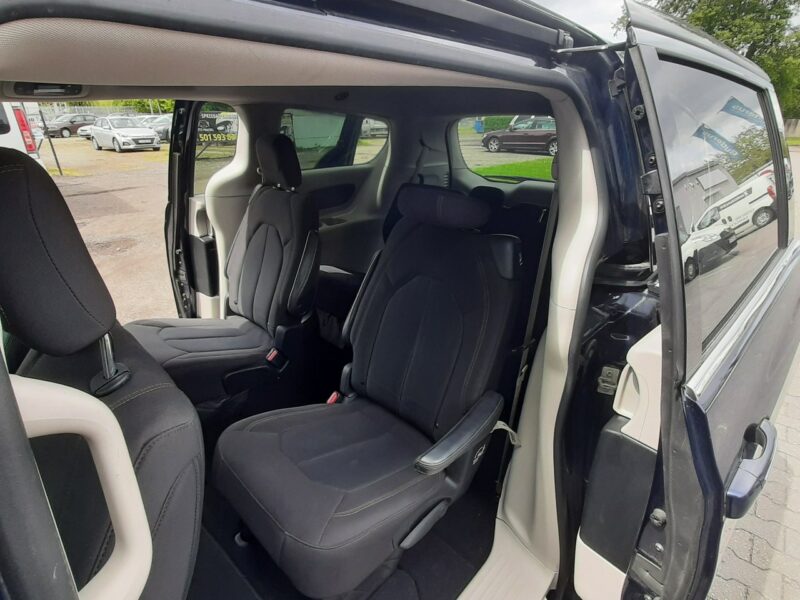 Chrysler Pacifica 3,6b 291KM super stan i wygląd