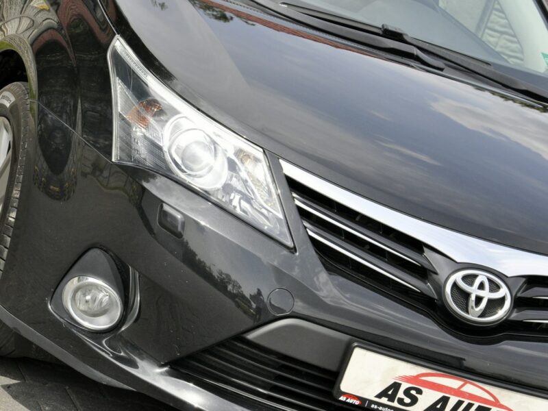 Toyota Avensis 1,8VVTi 147KM SolPlus/Navi/Alkantara/Alufelgi/Kamera/Ledy/PółSkóry III (2009-)
