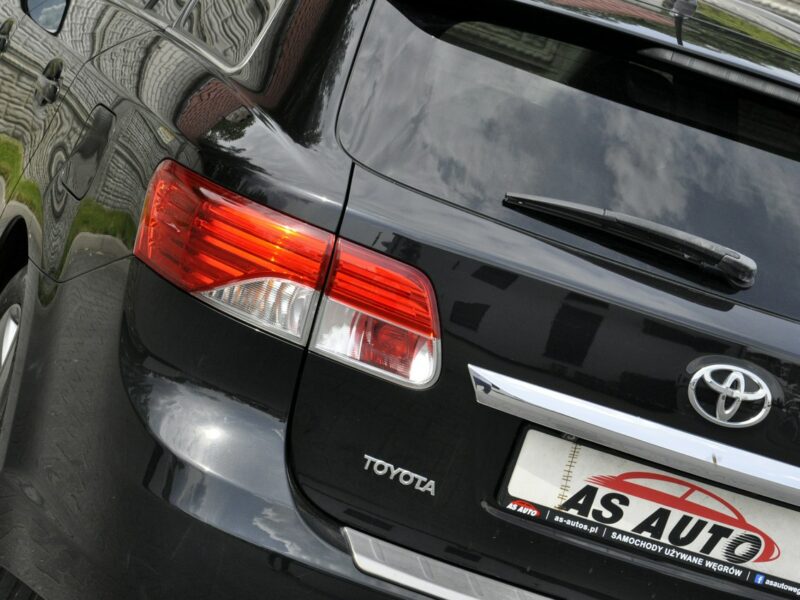 Toyota Avensis 1,8VVTi 147KM SolPlus/Navi/Alkantara/Alufelgi/Kamera/Ledy/PółSkóry III (2009-)
