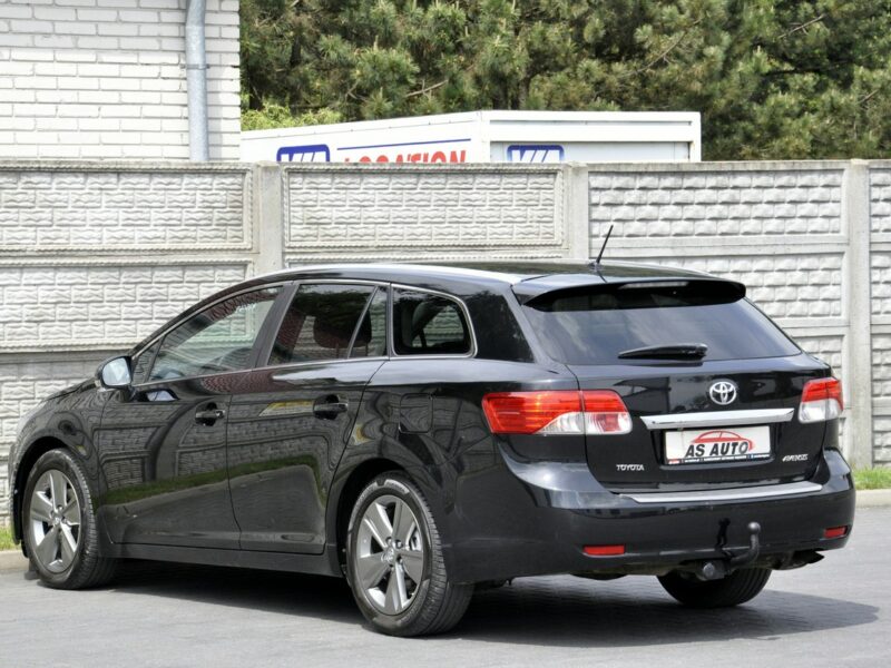 Toyota Avensis 1,8VVTi 147KM SolPlus/Navi/Alkantara/Alufelgi/Kamera/Ledy/PółSkóry III (2009-)