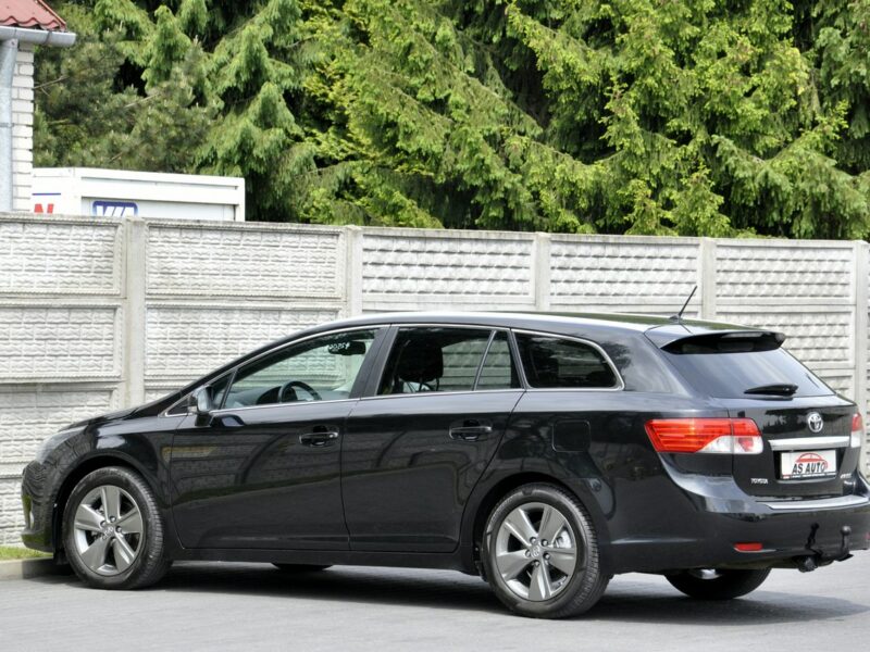 Toyota Avensis 1,8VVTi 147KM SolPlus/Navi/Alkantara/Alufelgi/Kamera/Ledy/PółSkóry III (2009-)