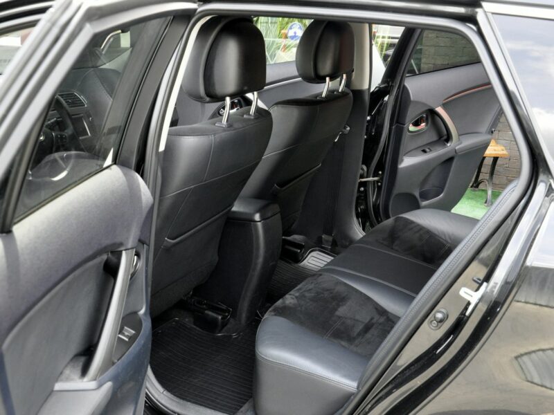Toyota Avensis 1,8VVTi 147KM SolPlus/Navi/Alkantara/Alufelgi/Kamera/Ledy/PółSkóry III (2009-)