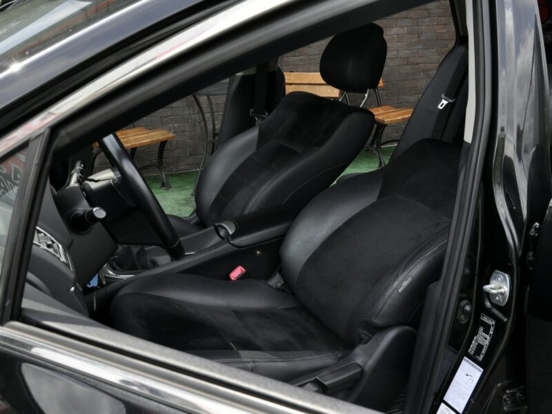 Toyota Avensis 1,8VVTi 147KM SolPlus/Navi/Alkantara/Alufelgi/Kamera/Ledy/PółSkóry III (2009-)