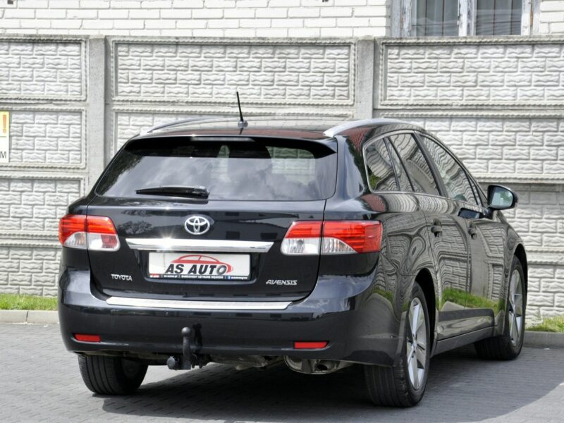 Toyota Avensis 1,8VVTi 147KM SolPlus/Navi/Alkantara/Alufelgi/Kamera/Ledy/PółSkóry III (2009-)