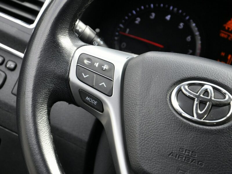 Toyota Avensis 1,8VVTi 147KM SolPlus/Navi/Alkantara/Alufelgi/Kamera/Ledy/PółSkóry III (2009-)