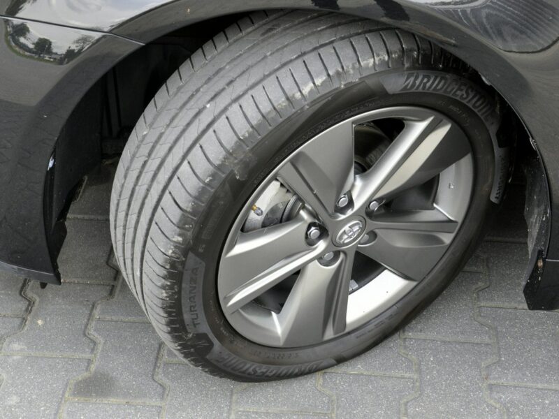 Toyota Avensis 1,8VVTi 147KM SolPlus/Navi/Alkantara/Alufelgi/Kamera/Ledy/PółSkóry III (2009-)