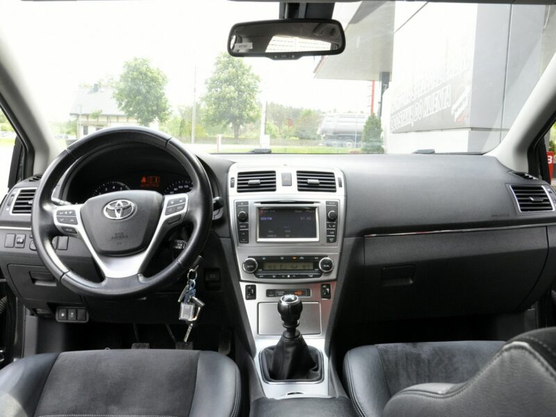 Toyota Avensis 1,8VVTi 147KM SolPlus/Navi/Alkantara/Alufelgi/Kamera/Ledy/PółSkóry III (2009-)