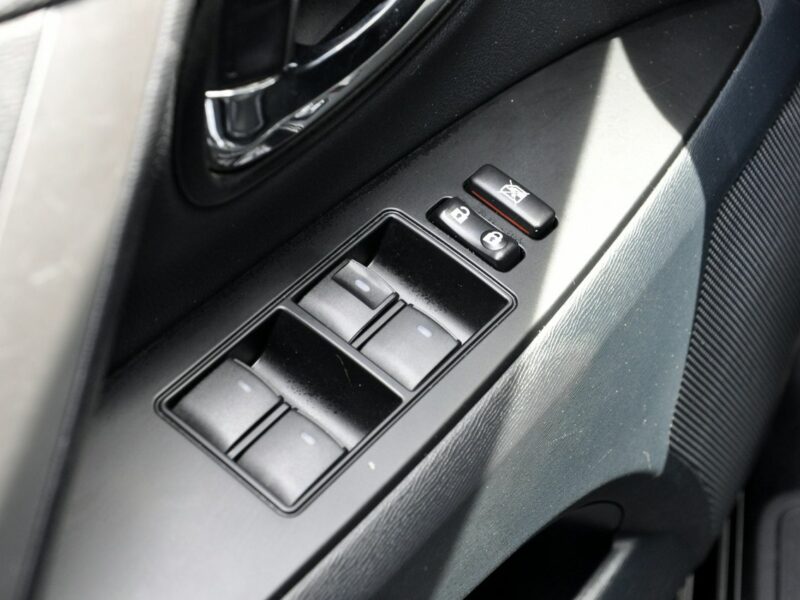 Toyota Avensis 1,8VVTi 147KM SolPlus/Navi/Alkantara/Alufelgi/Kamera/Ledy/PółSkóry III (2009-)