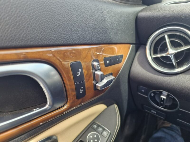 Mercedes SLC 180 SLC 300 2.0 Benzyna 245 KM, Kamera, Bluetooth, Designio, Alu, LED