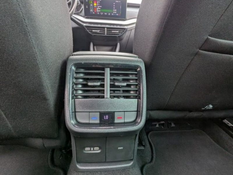 Škoda Octavia Oświetlenie ambiente, Roczna Gwarancja IV (2020-)