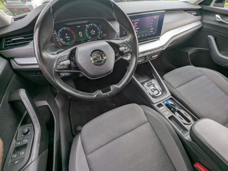 Škoda Octavia Oświetlenie ambiente, Roczna Gwarancja IV (2020-)