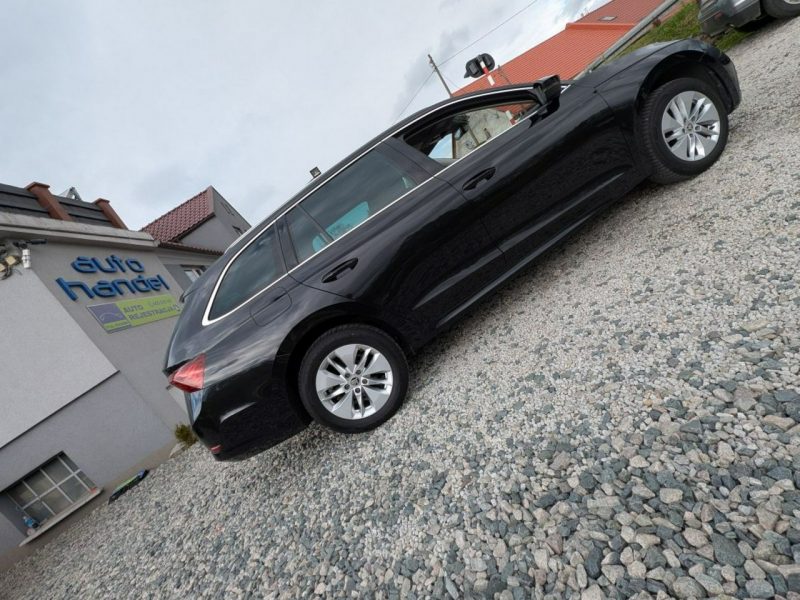 Škoda Octavia Oświetlenie ambiente, Roczna Gwarancja IV (2020-)