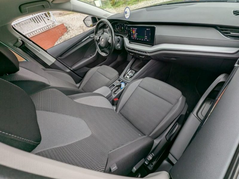 Škoda Octavia Oświetlenie ambiente, Roczna Gwarancja IV (2020-)