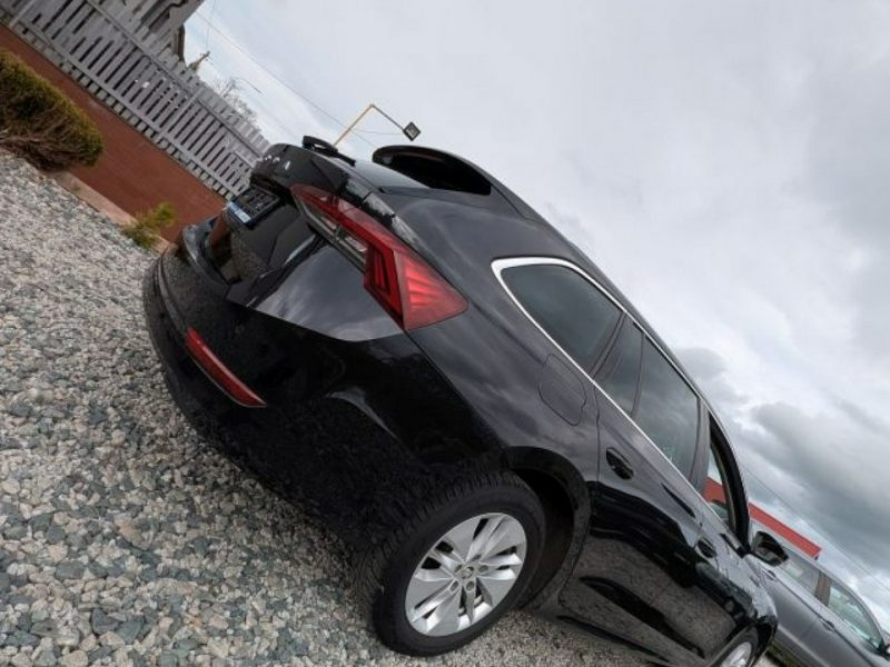 Škoda Octavia Oświetlenie ambiente, Roczna Gwarancja IV (2020-)