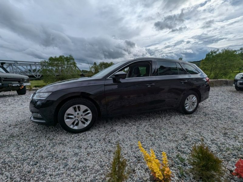 Škoda Octavia Oświetlenie ambiente, Roczna Gwarancja IV (2020-)