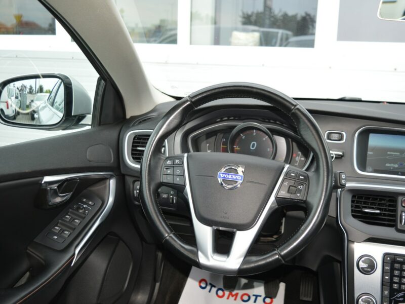 Volvo V40 1.6 D2 OCEAN RACE Serwis Navi Skóra Bluetooth 166000 km. II (2012-)