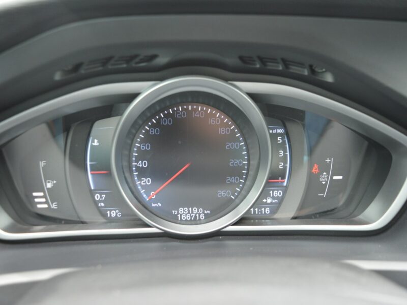 Volvo V40 1.6 D2 OCEAN RACE Serwis Navi Skóra Bluetooth 166000 km. II (2012-)