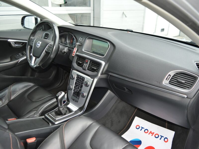 Volvo V40 1.6 D2 OCEAN RACE Serwis Navi Skóra Bluetooth 166000 km. II (2012-)