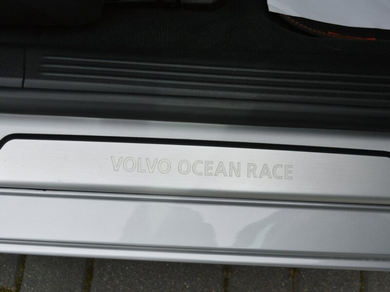 Volvo V40 1.6 D2 OCEAN RACE Serwis Navi Skóra Bluetooth 166000 km. II (2012-)