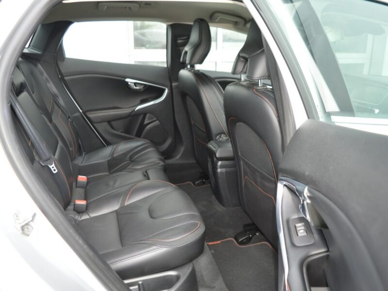 Volvo V40 1.6 D2 OCEAN RACE Serwis Navi Skóra Bluetooth 166000 km. II (2012-)